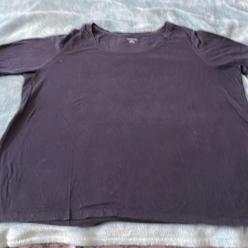 Top women's.